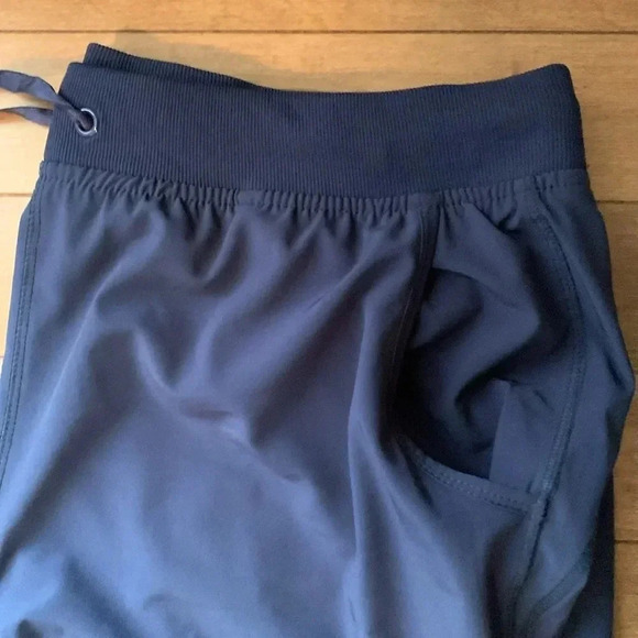 Navy  active capris 1X - Picture 2 of 8